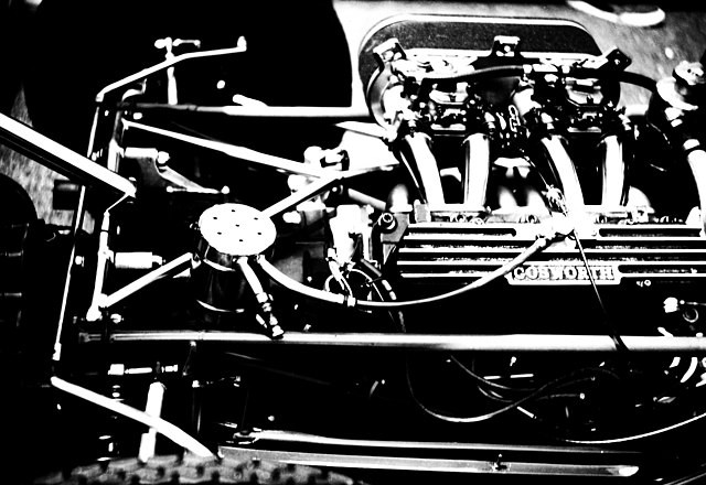 Moteur Cosworth dans une Lotus de Formule Junior