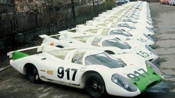 Les 25 Porsche 917 Alignées