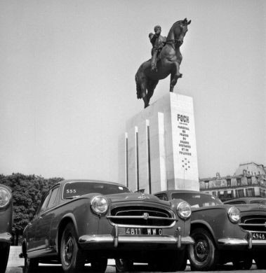 On dévoile la Peugeot 403