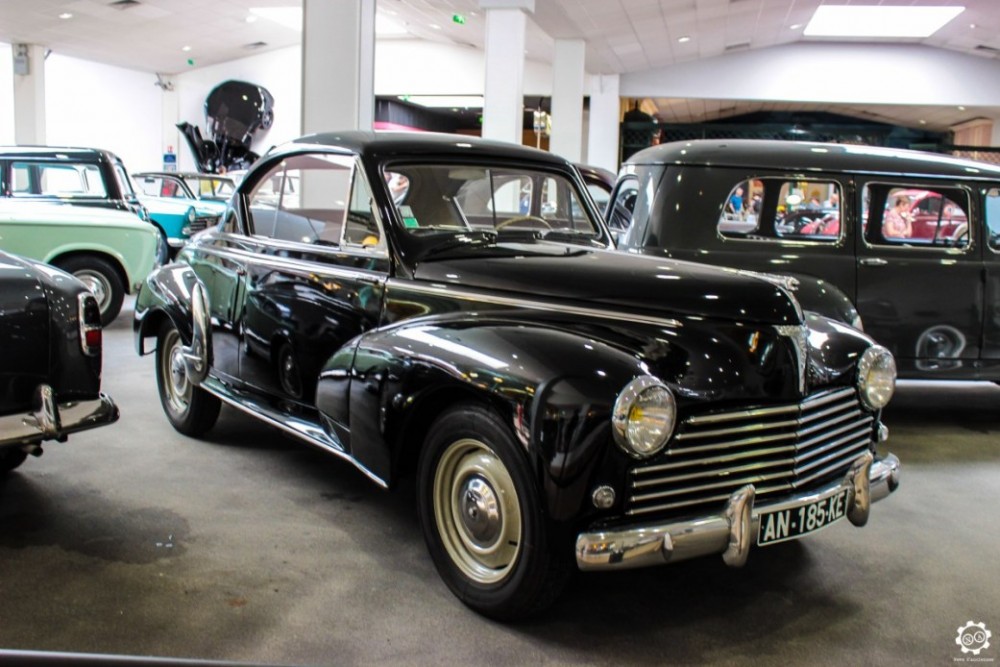 Peugeot 203 Coupé au Musée de l'Aventure Peugeot